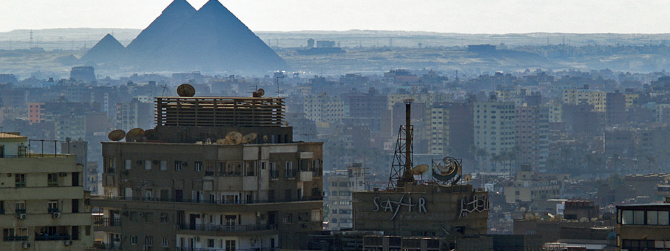 sites_on_the_verge - Development Pressures: Encroaching urban development at Giza, Egypt. Photo: H. K. Tang
