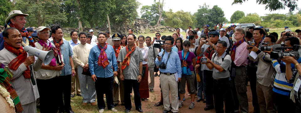 Start a Discussion Group - Banteay Chhmar Community members. 