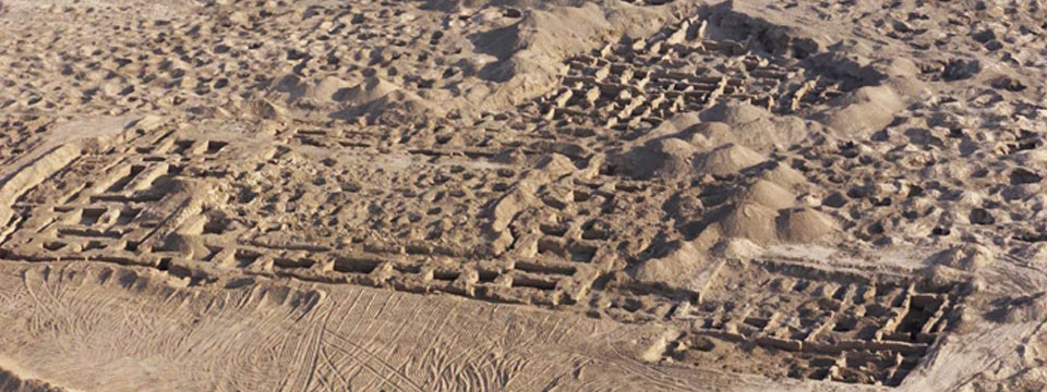 A Global Crisis - Looting at Zabalam, Iraq.  © Carabinieri T.P.C. Italia